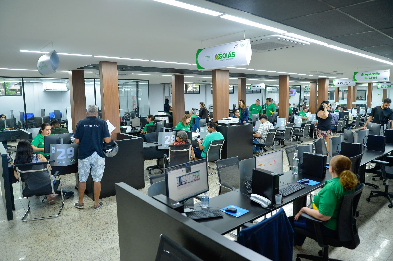 Robôs já mandam em 60% das repartições públicas do país