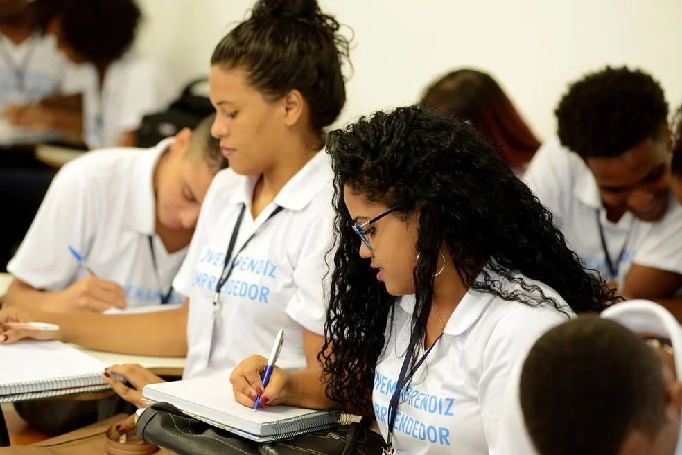Goiás vira febre de cursos e bônus para quem quer largar o chefe