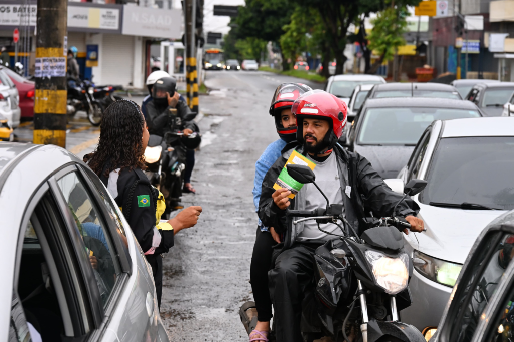 Goiânia intensifica campanhas educativas para conter acidentes com motos — imagem secundária