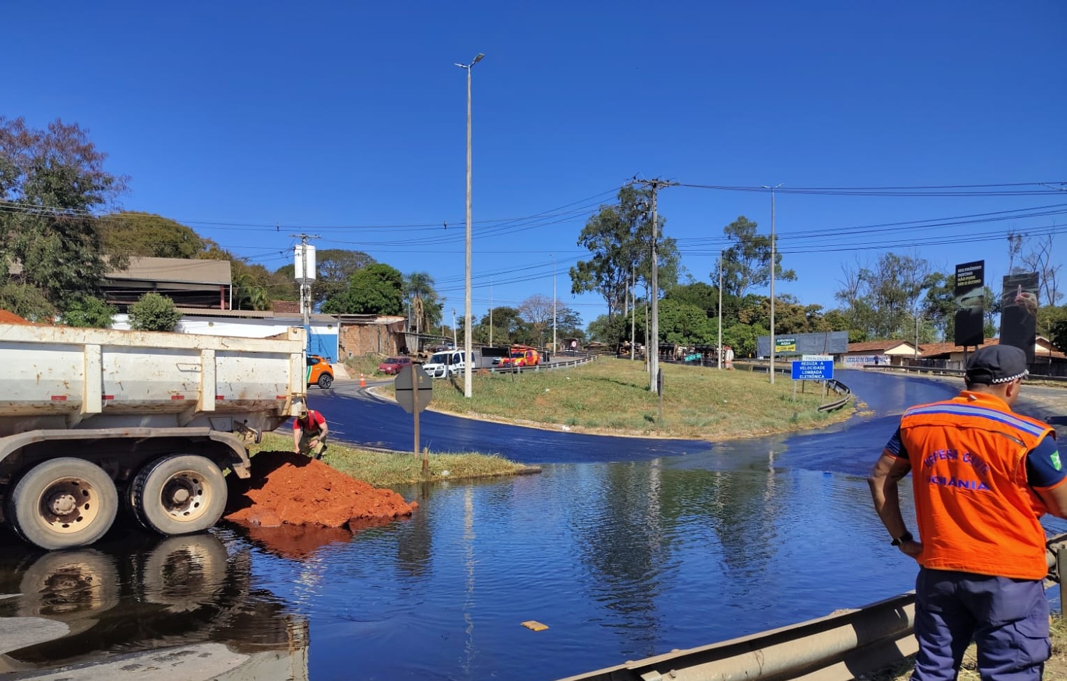 Goiânia multa empresa em R$ 2 milhões por vazamento no Rio Meia Ponte