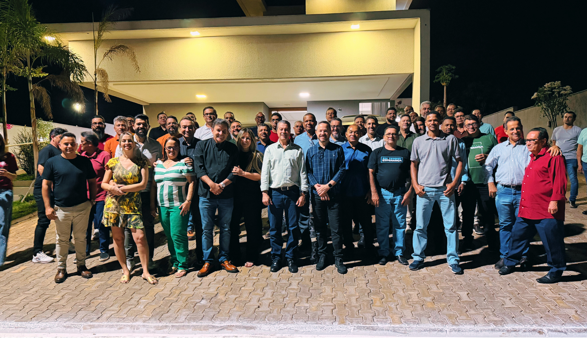 Grupo Esperança reúne 60 pastores e sela campanha casada de Clécio Alves e Daniel Agrobom nestas eleições