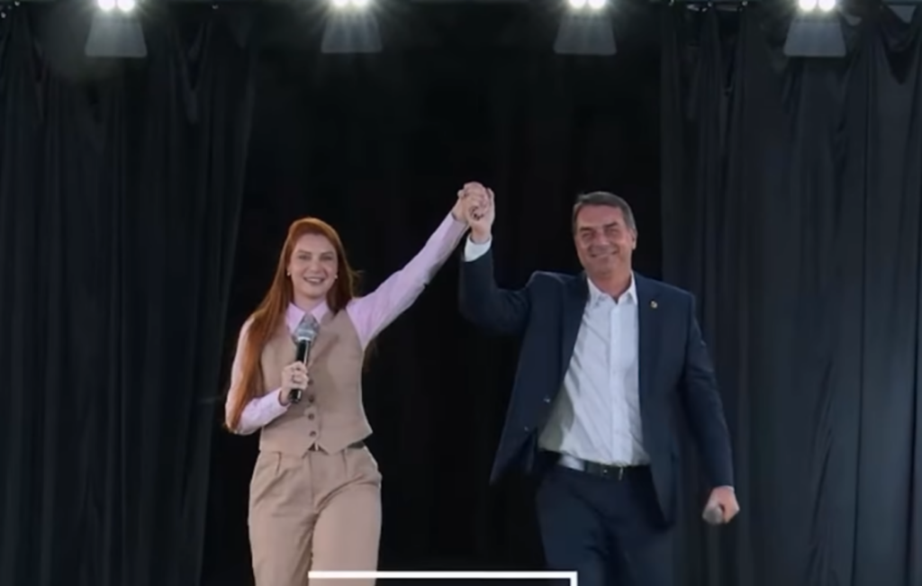 Flávio Bolsonaro cobra apoio a Carlos e condiciona uso de imagem