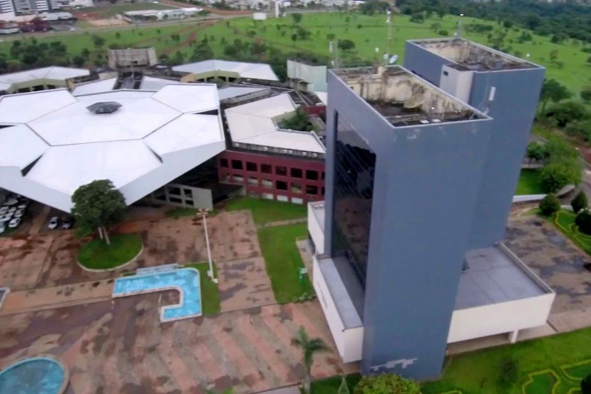 Fumaça misteriosa esvazia prédio da Prefeitura de Goiânia — imagem secundária