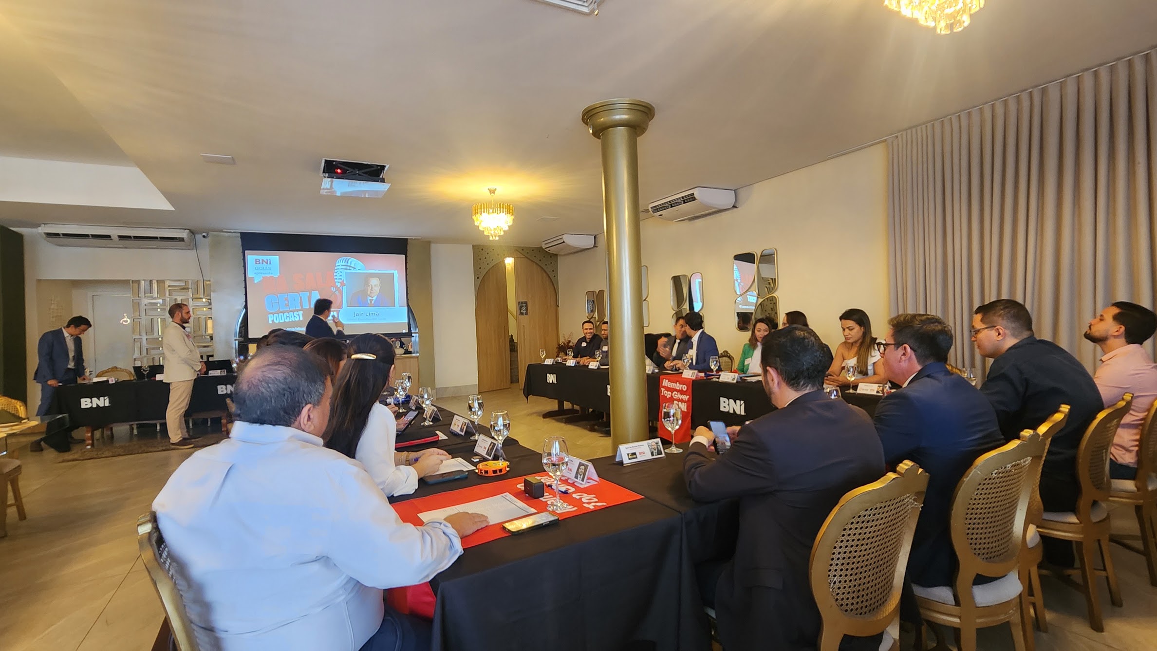 Mais que cartões de visita: o método que transforma conexões em prosperidade para empresários goianos