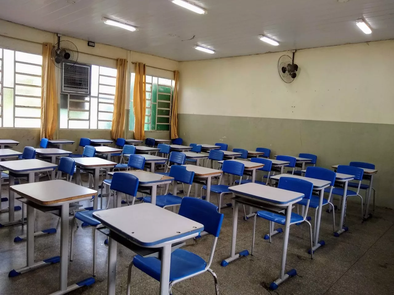 Goiânia enfrenta deficit de 2,6 mil servidores na educação municipal