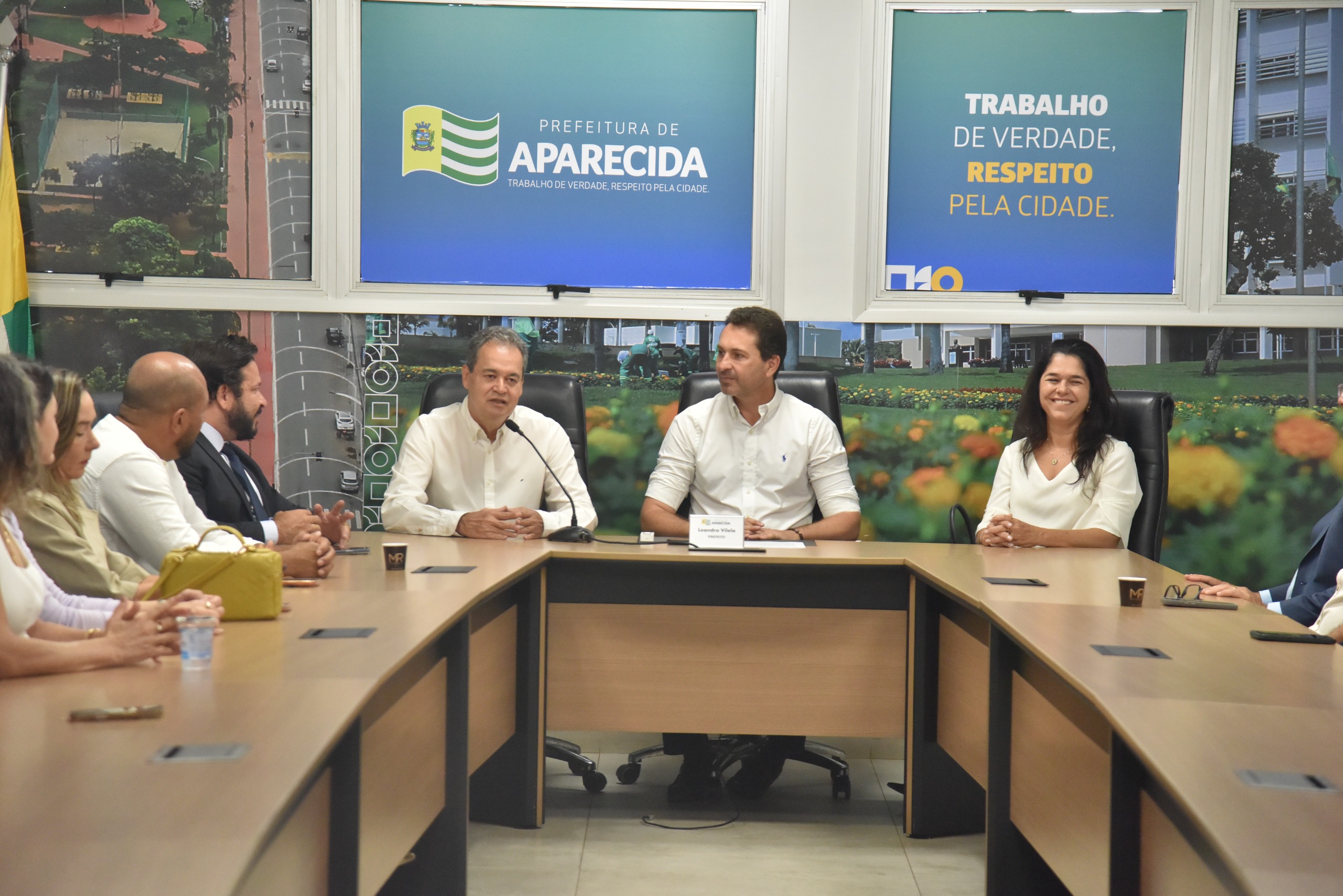 Leandro Vilela homenageia promotor Márcio do Nascimento em Aparecida de Goiânia