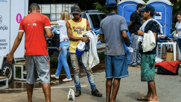 A invisibilidade que grita: Goiânia registra 195 mil atendimentos à população de rua — imagem secundária